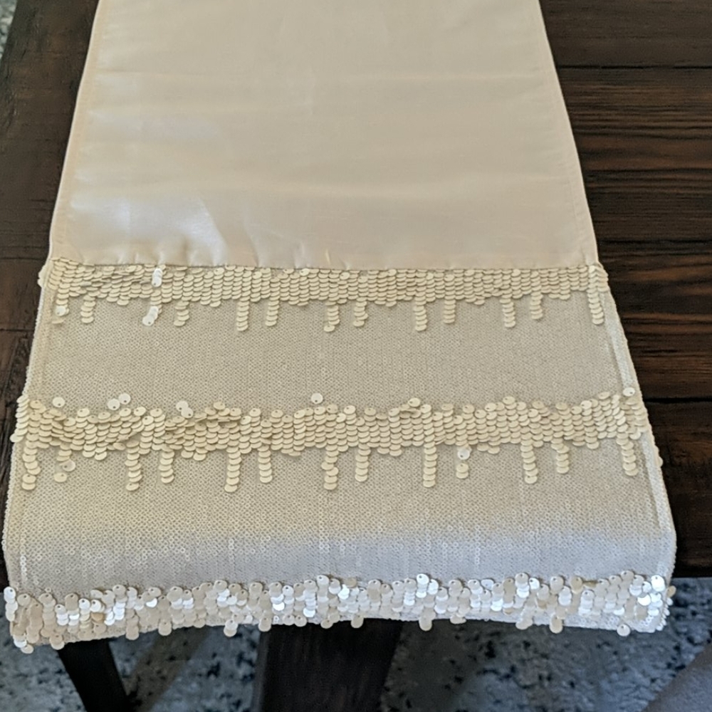 Table runner